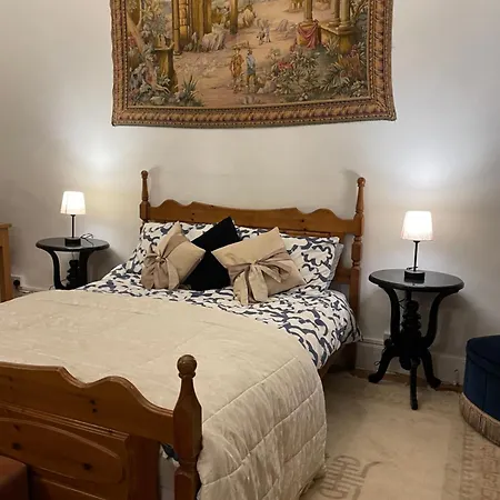 Апартаменты Ledville Castle *